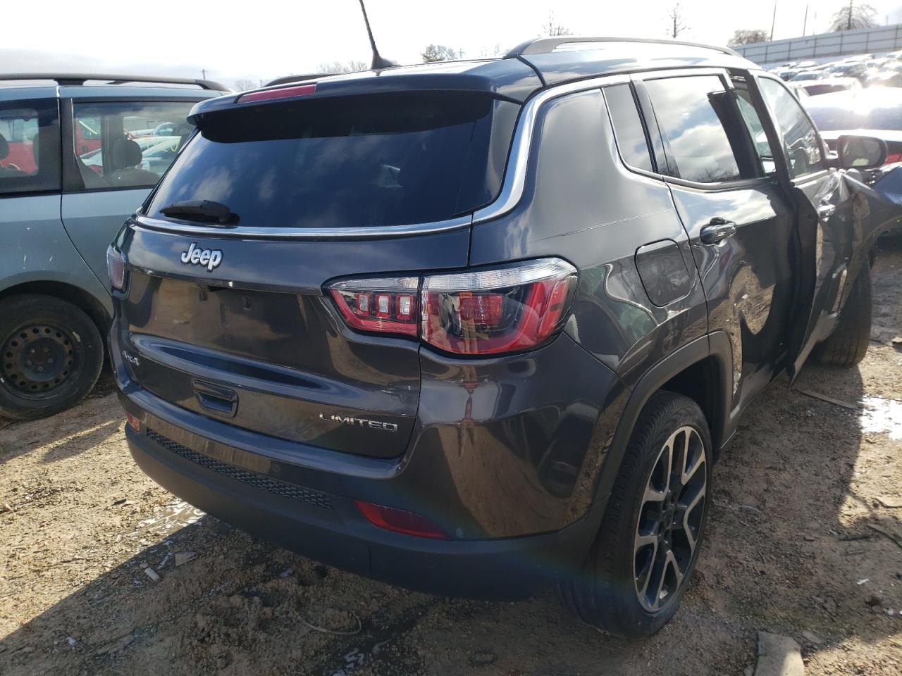 Photo 4 from auction – 2017 JEEP COMPASS LI with VIN 3C4NJDCB5HT666051