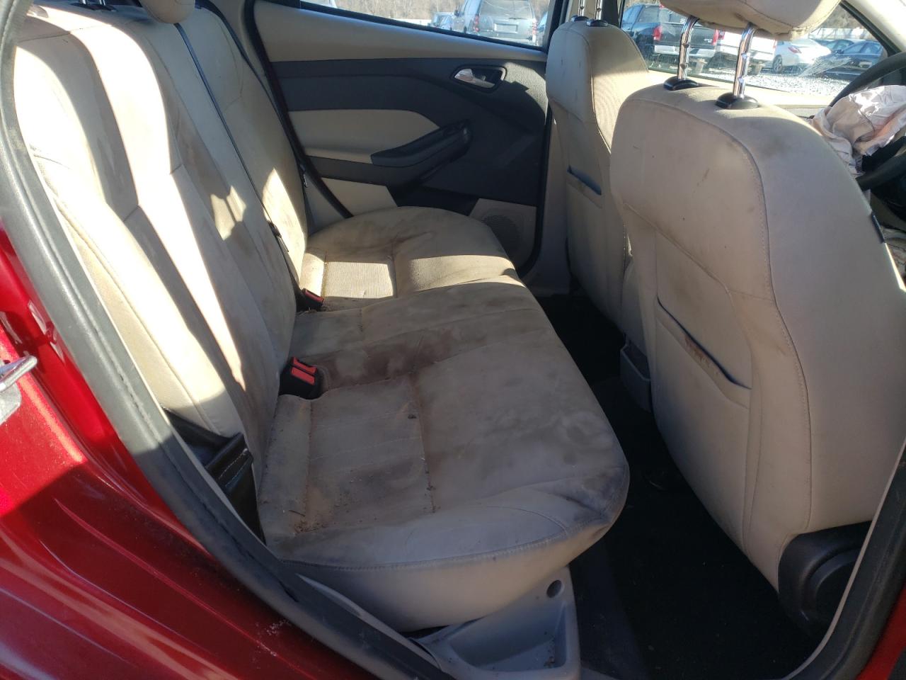 Photo 6 from auction – 2016 FORD FOCUS SE with VIN 1FADP3F22GL399757