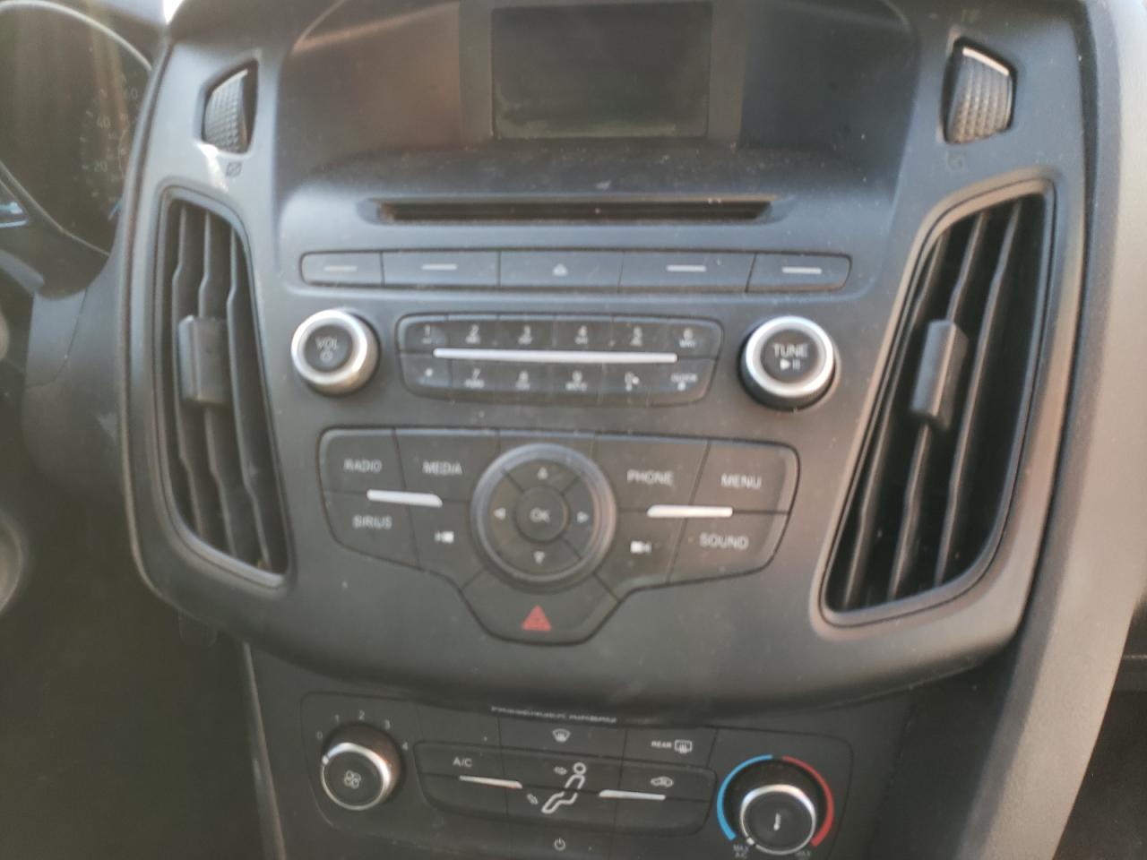 Photo 9 from auction – 2015 FORD FOCUS SE with VIN 1FADP3FE8FL231016