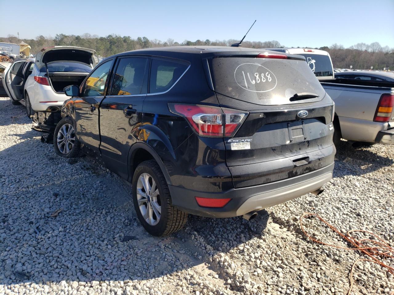 Photo 3 from auction – 2017 FORD ESCAPE SE with VIN 1FMCU0GD5HUB54035