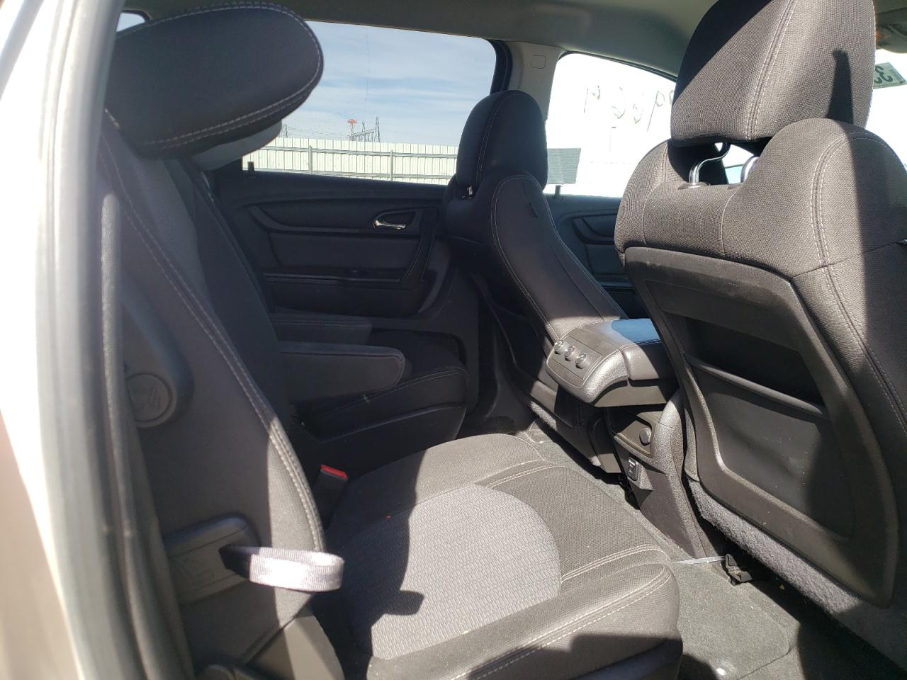 Photo 6 from auction – 2016 CHEVROLET TRAVERSE L with VIN 1GNKRGKDXGJ320395