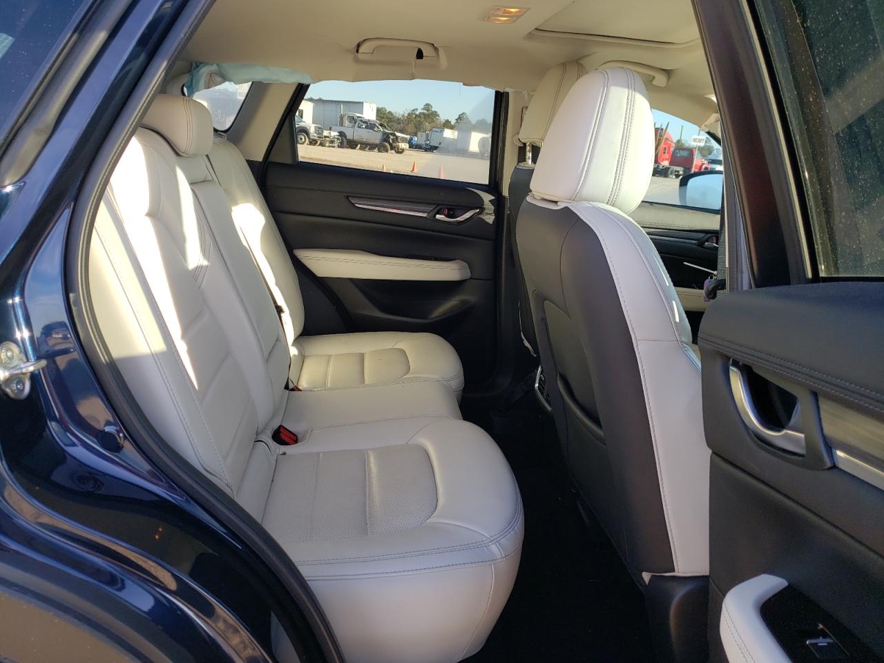 Photo 6 from auction – 2018 MAZDA CX-5 GRAND with VIN JM3KFADM2J1420565