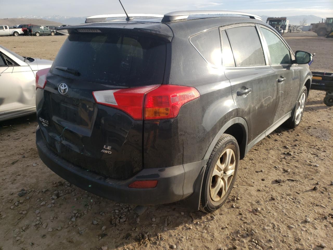Photo 4 from auction – 2015 TOYOTA RAV4 LE with VIN 2T3BFREV0FW309018