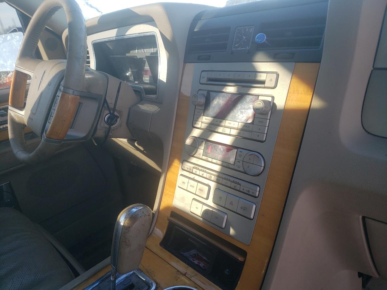 Photo 9 from auction – 2007 LINCOLN NAVIGATOR with VIN 5LMFU28557LJ07007