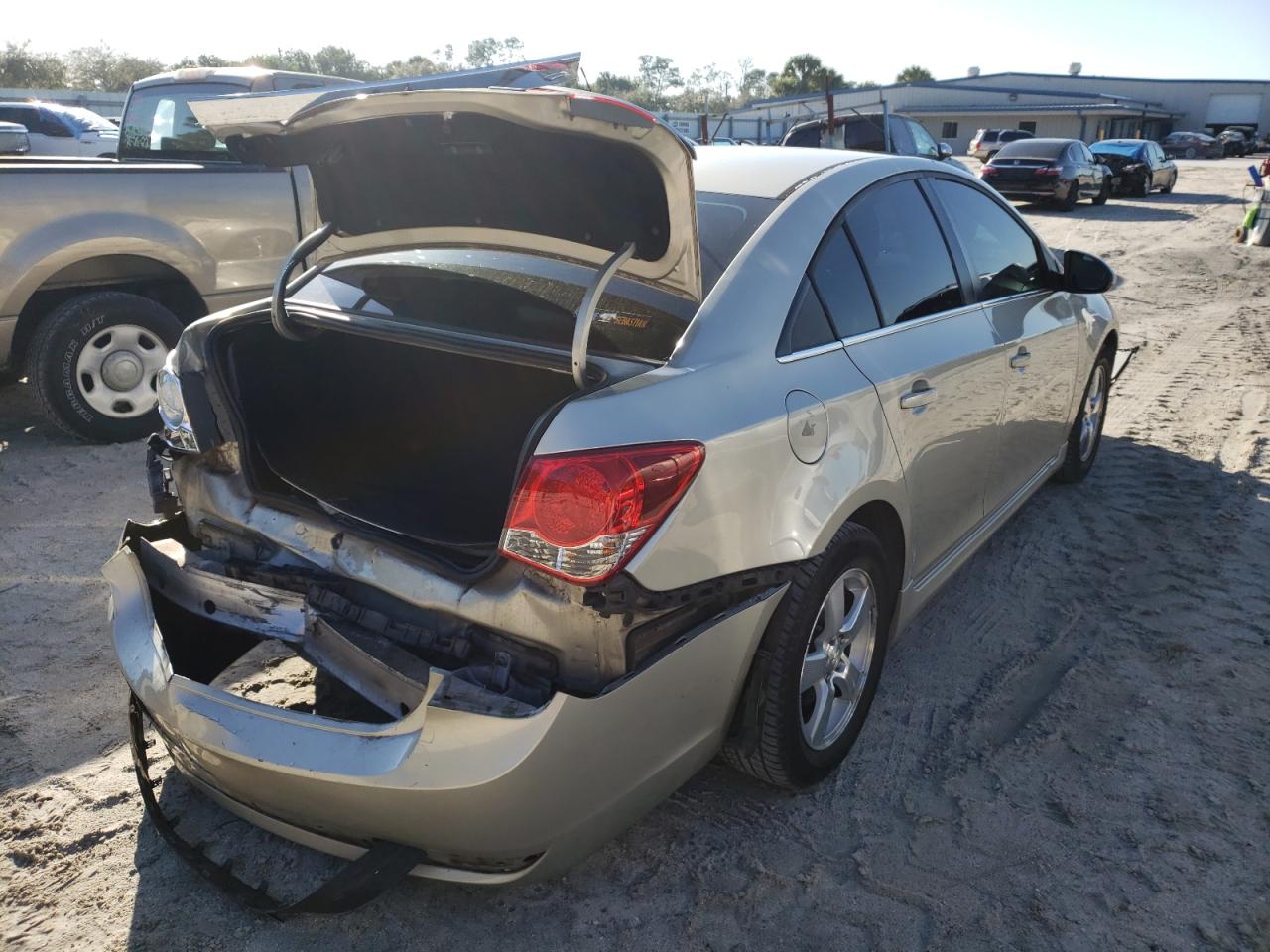 Photo 4 from auction – 2014 CHEVROLET CRUZE LT with VIN 1G1PC5SB1E7319870