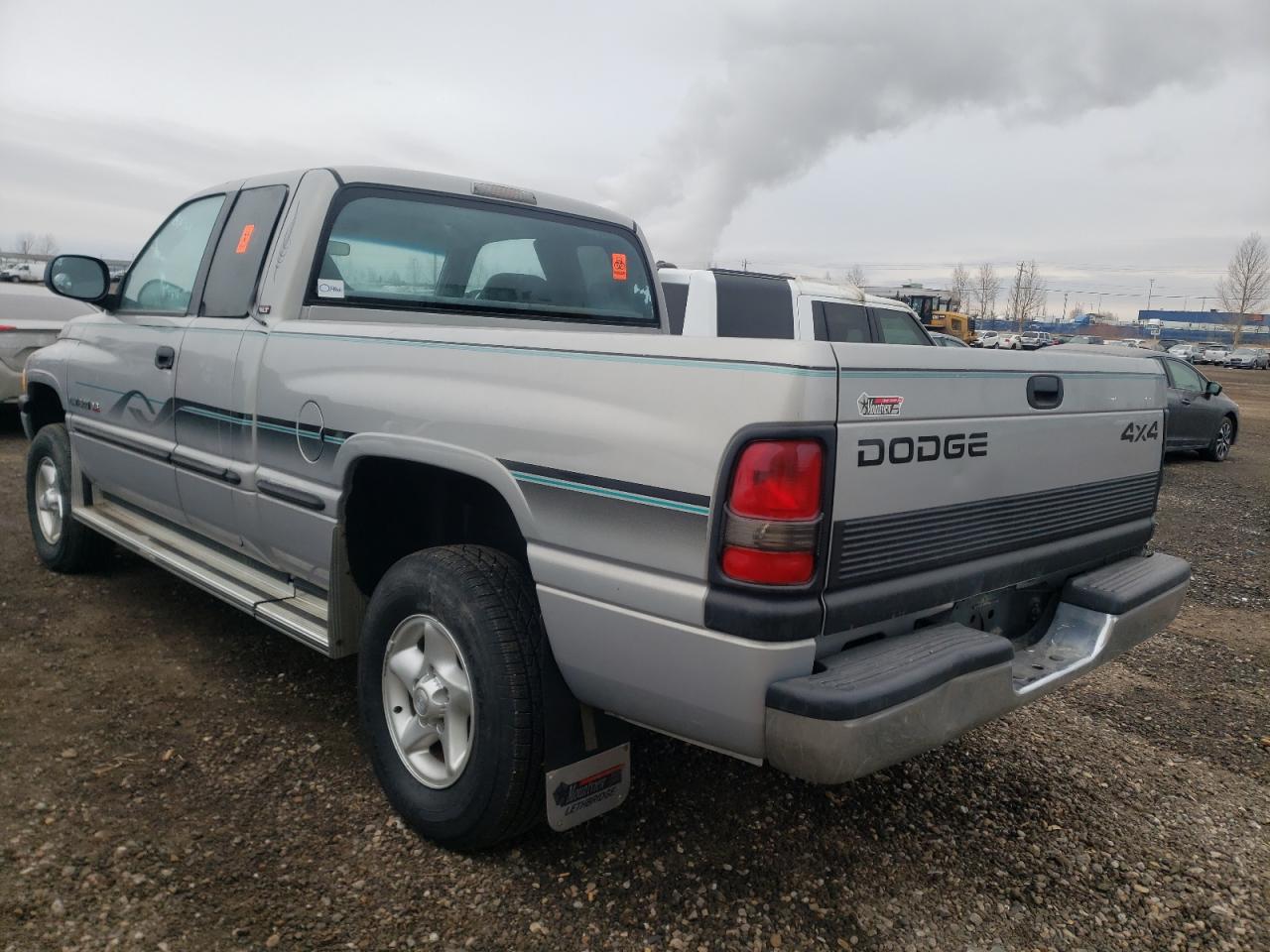 Photo 3 from auction – 1998 DODGE RAM 1500 with VIN 1B7HF13Y1WJ250715