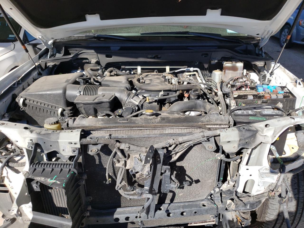 Photo 7 from auction – 2011 LEXUS LX 570 with VIN JTJHY7AX7B4056719