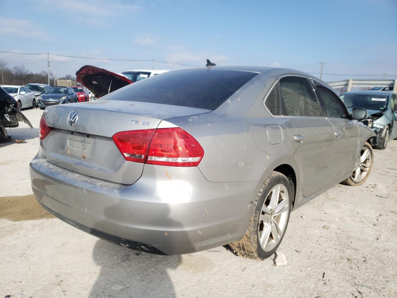 Photo 4 from auction – 2014 VOLKSWAGEN PASSAT SE with VIN 1VWBT7A35EC096342