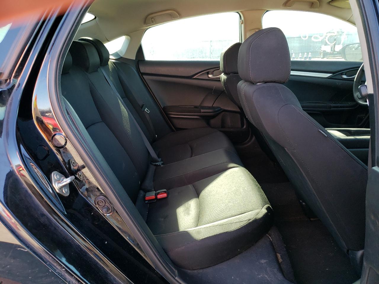 Photo 6 from auction – 2017 HONDA CIVIC LX with VIN 19XFC2F54HE053965