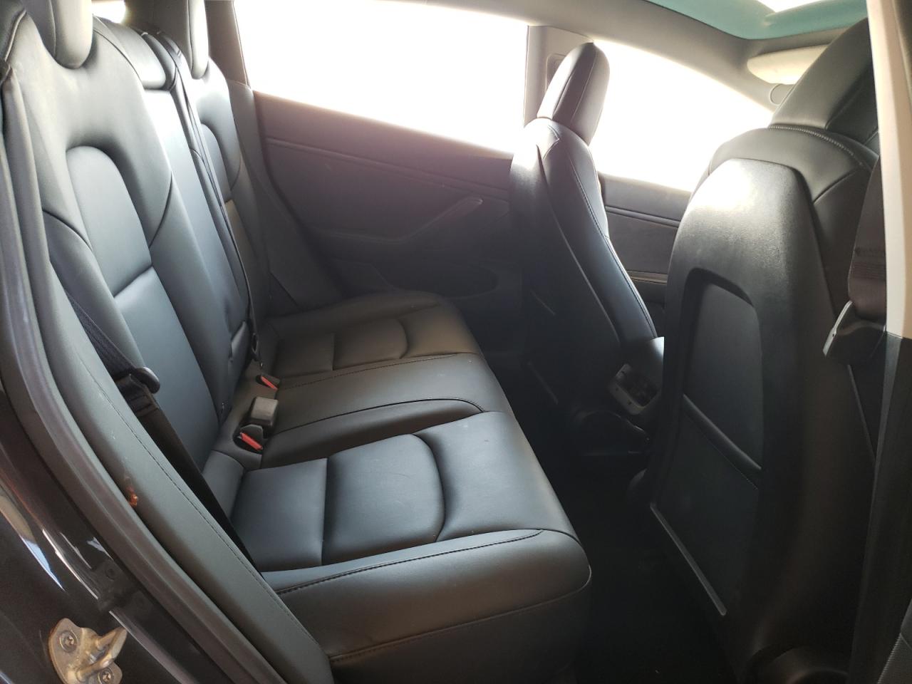 Photo 6 from auction – 2018 TESLA MODEL 3 with VIN 5YJ3E1EBXJF114024