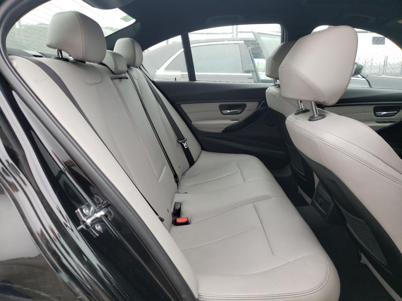 Photo 6 from auction – 2012 BMW 328 I with VIN WBA3A5G52CNP17576
