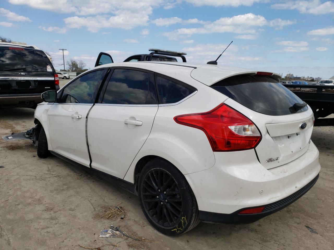Photo 3 from auction – 2012 FORD FOCUS SEL with VIN 1FAHP3M22CL317878