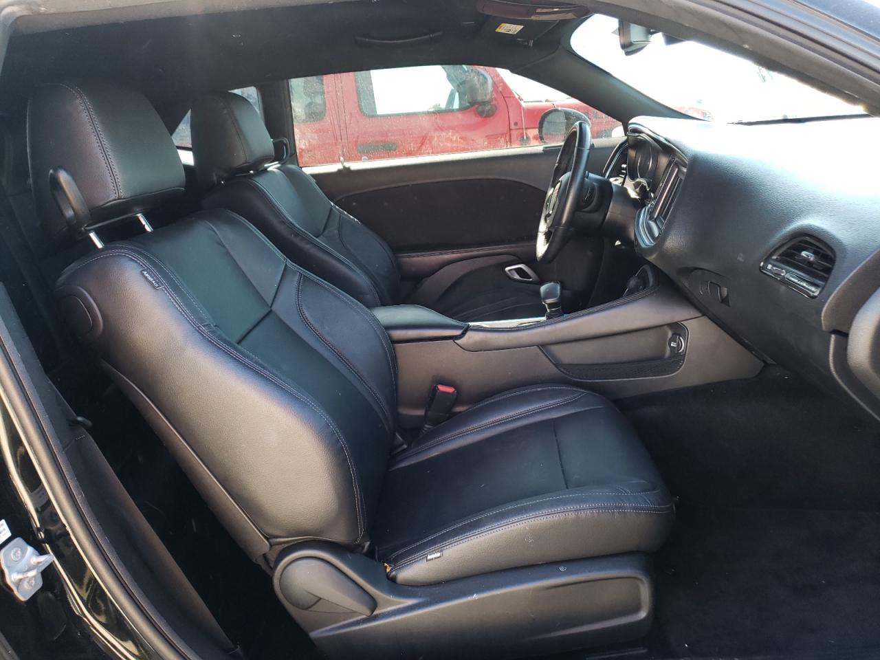 Photo 5 from auction – 2018 DODGE CHALLENGER with VIN 2C3CDZBT7JH141985