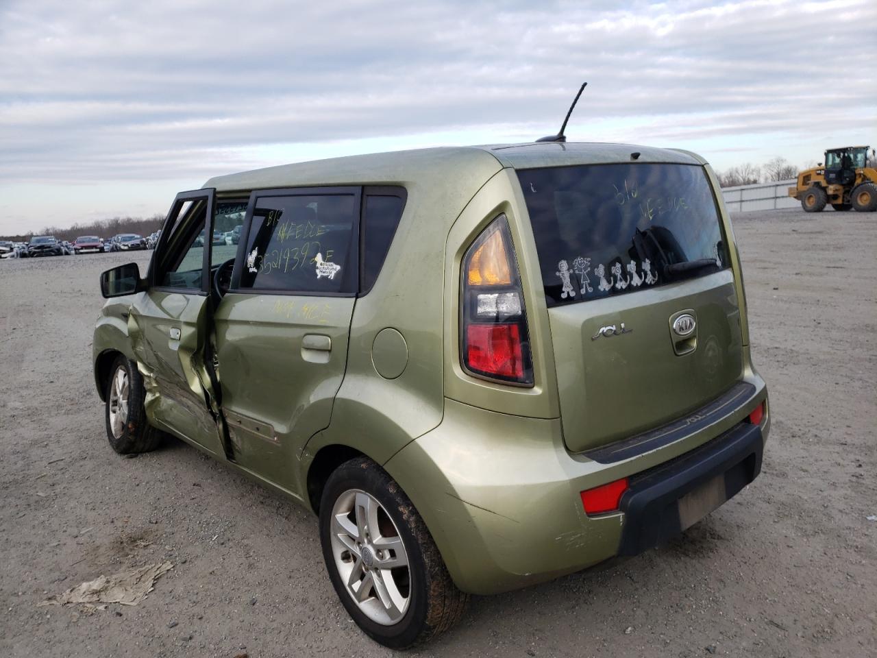 Photo 3 from auction – 2010 KIA SOUL with VIN KNDJT2A28A7141754