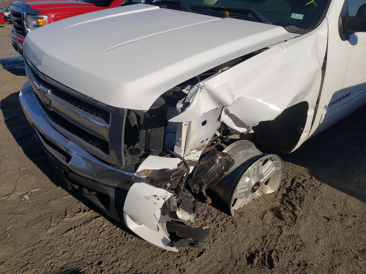 Photo 9 from auction – 2011 CHEVROLET SILVERADO with VIN 1GCRKSE09BZ151441