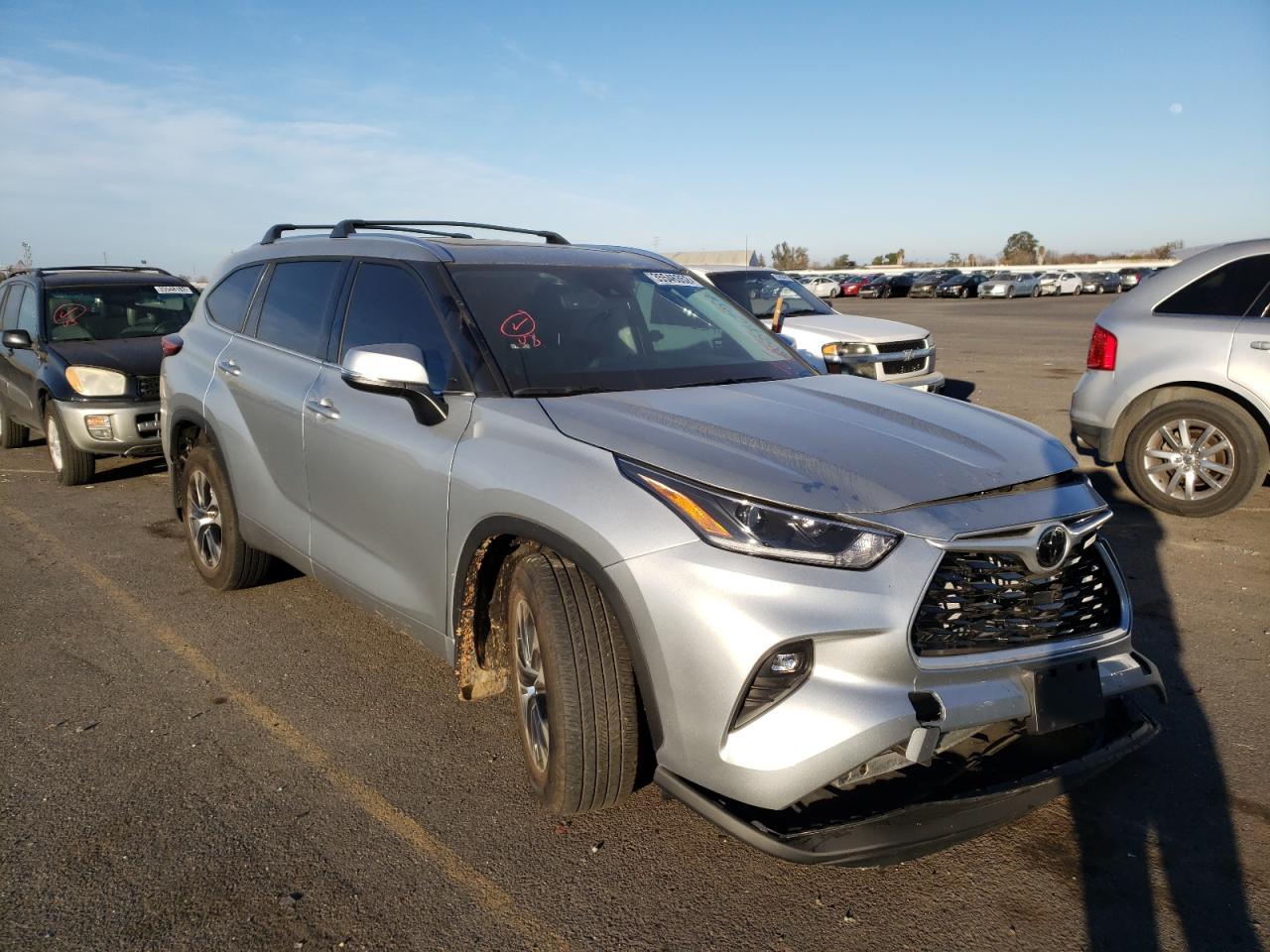 TOYOTA HIGHLANDER 2021 with VIN 5TDGZRBH4MS112895 - Photo from auction
