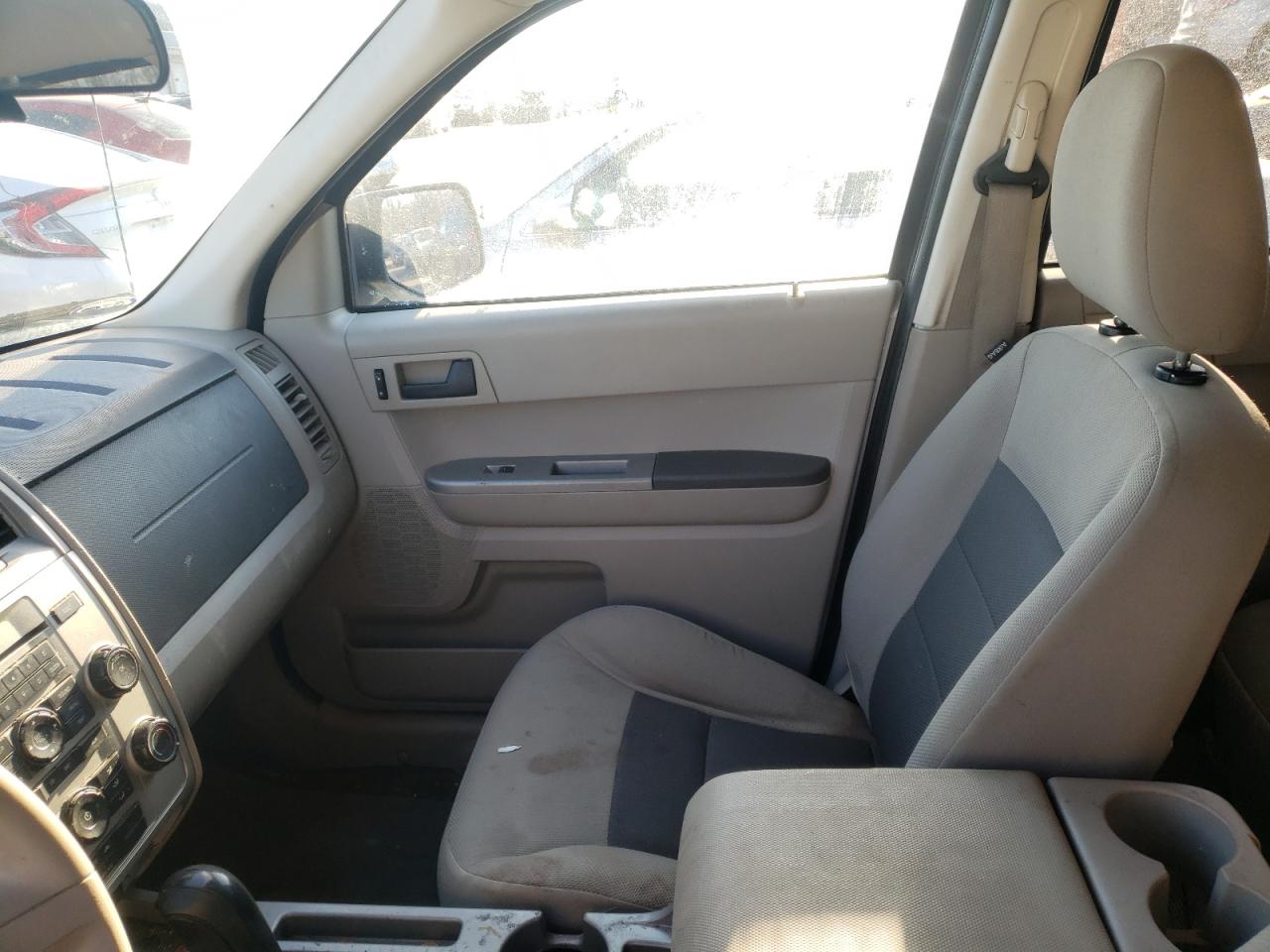 Photo 5 from auction – 2008 FORD ESCAPE XLT with VIN 1FMCU93198KA16476