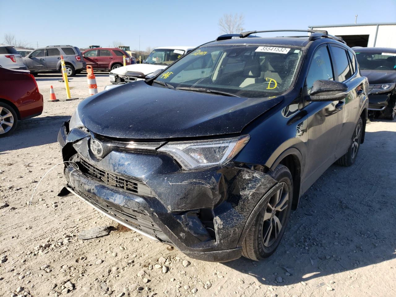 Photo 2 from auction – 2017 TOYOTA RAV4 XLE with VIN JTMRFREV3HD218789