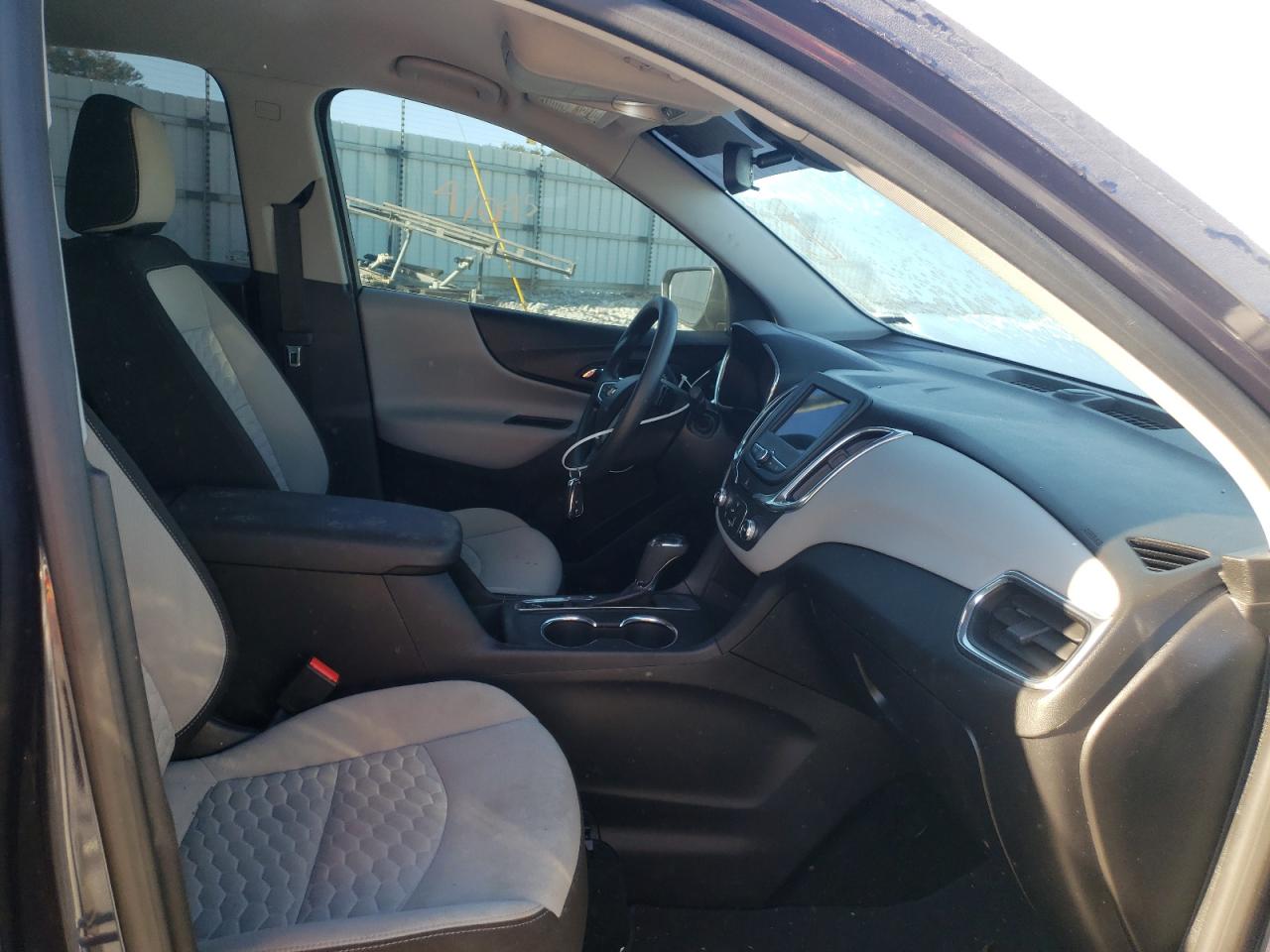 Photo 5 from auction – 2019 CHEVROLET EQUINOX LS with VIN 3GNAXHEV6KL237947