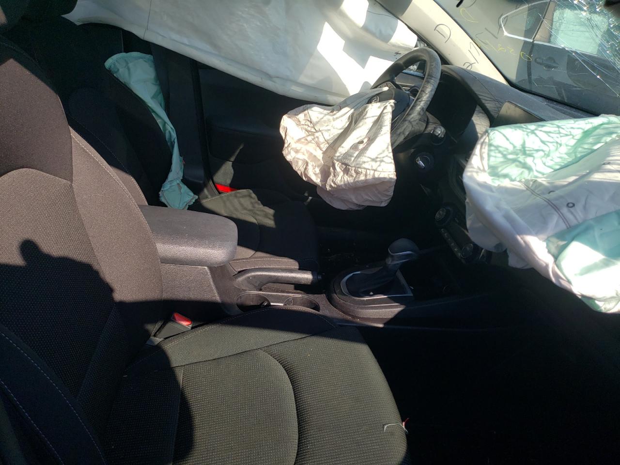 Photo 5 from auction – 2019 KIA FORTE FE with VIN 3KPF24AD9KE052170