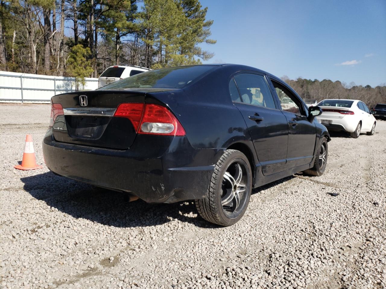 Photo 4 from auction – 2010 HONDA CIVIC LX with VIN 2HGFA1F5XAH319937