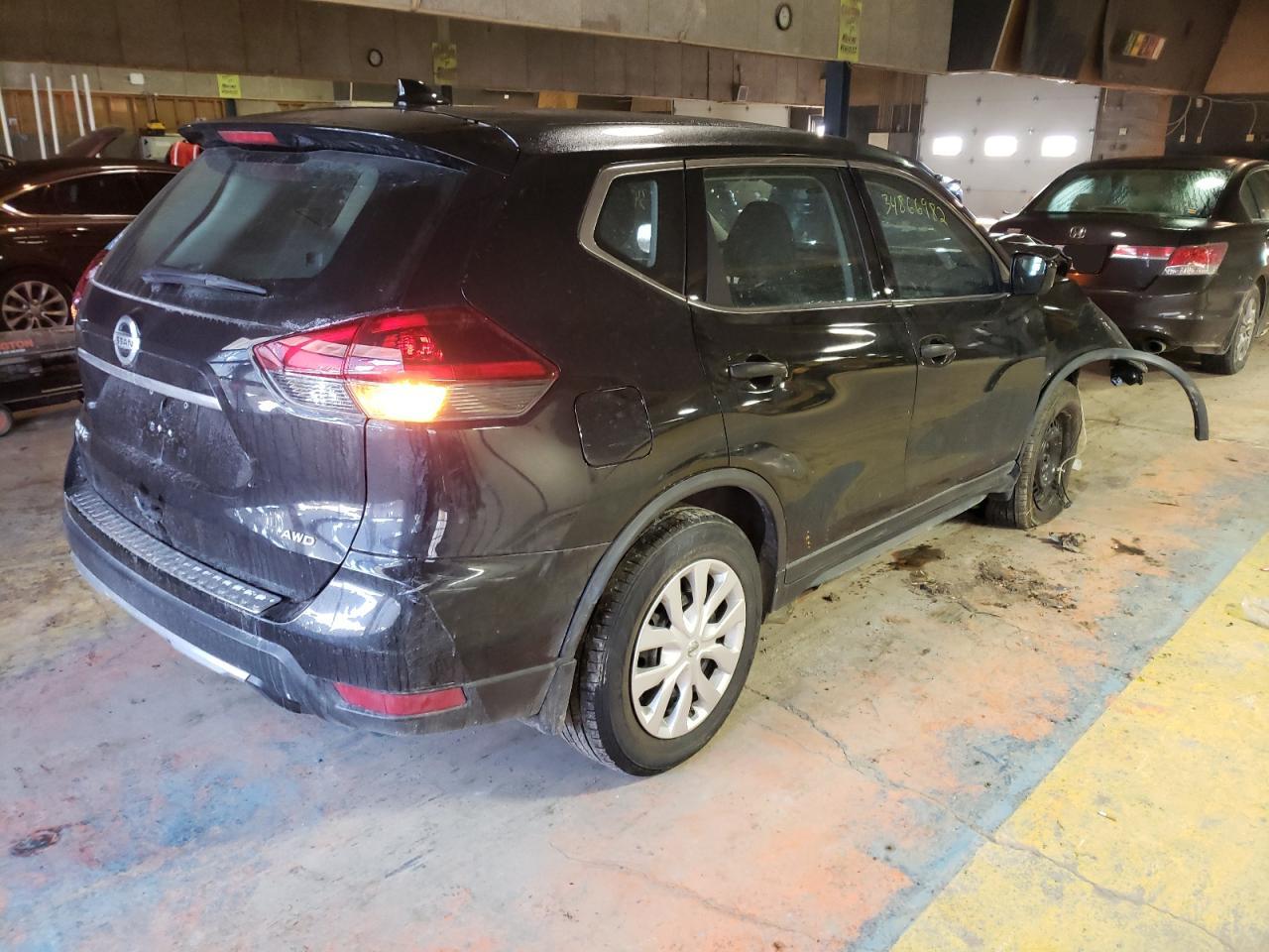 Photo 4 from auction – 2018 NISSAN ROGUE S with VIN KNMAT2MVXJP535875