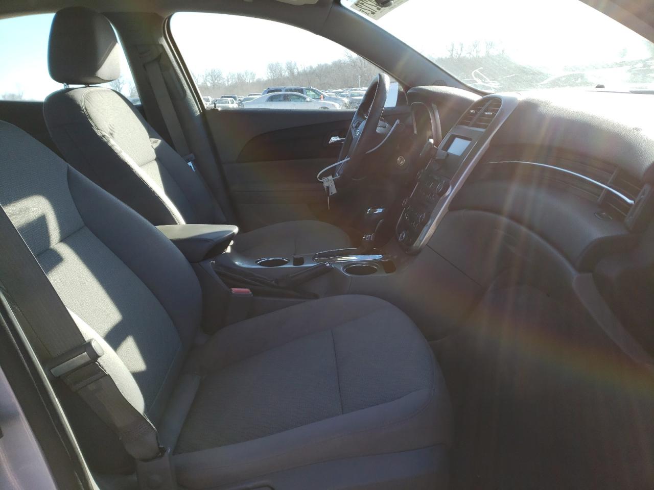Photo 5 from auction – 2014 CHEVROLET MALIBU LS with VIN 1G11A5SL2EF255722
