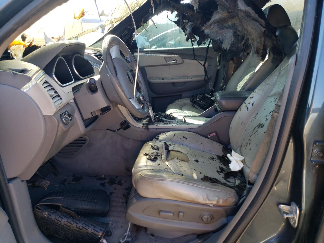 Photo 5 from auction – 2011 CHEVROLET TRAVERSE L with VIN 1GNKVJED1BJ355596
