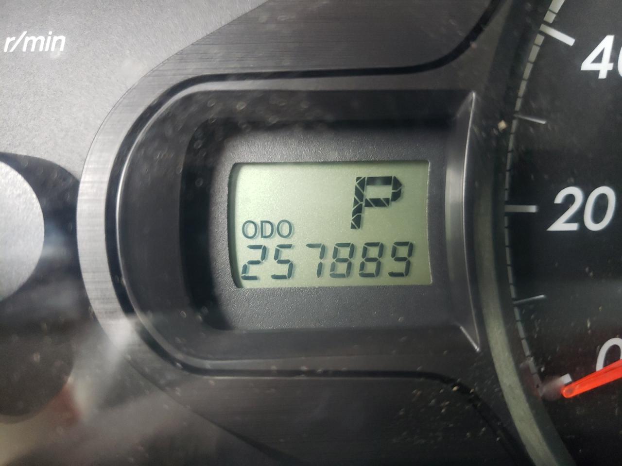Photo 8 from auction – 2011 TOYOTA SIENNA LE with VIN 5TDKK3DC3BS057222