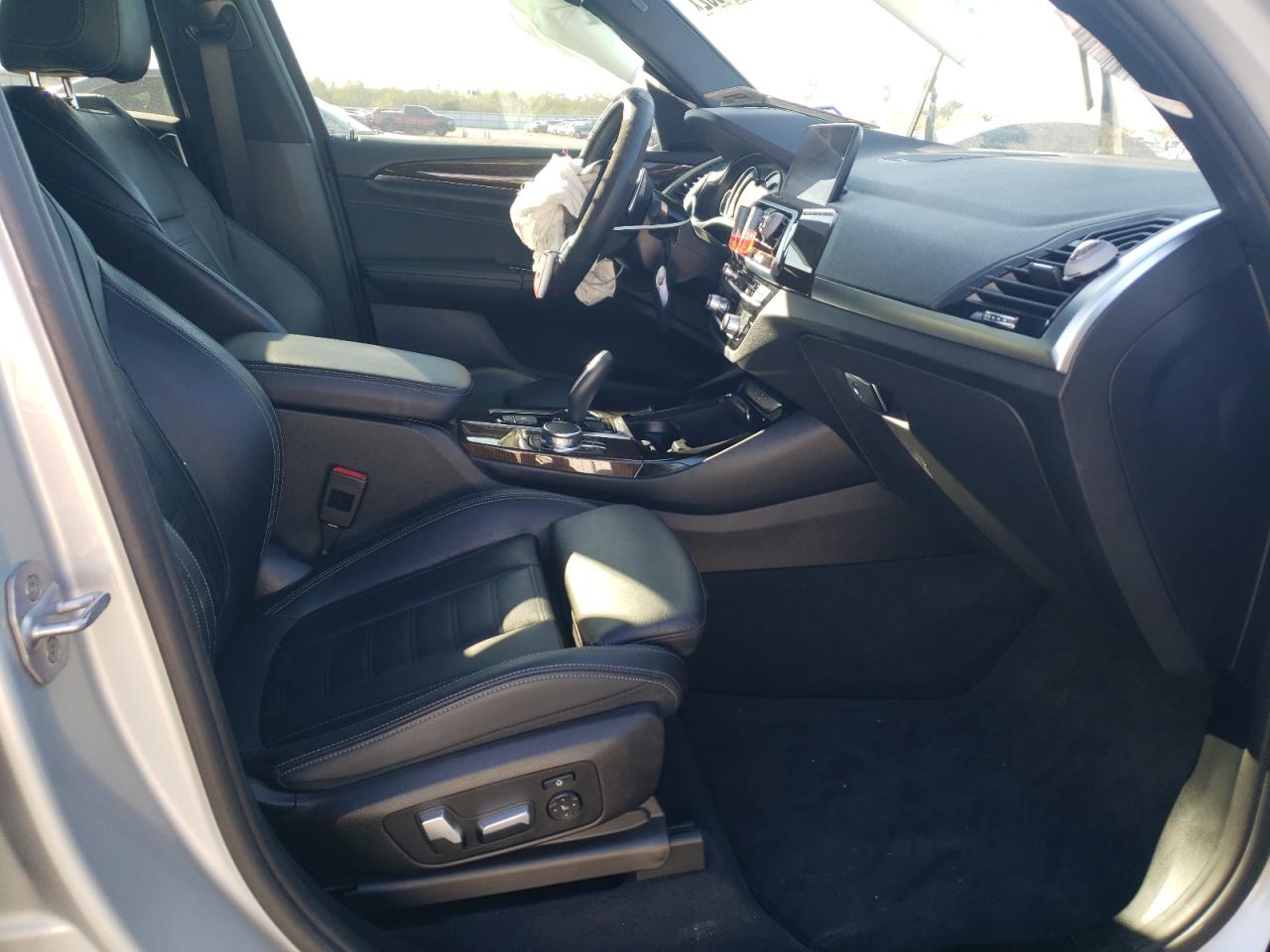 Photo 5 from auction – 2019 BMW X3 SDRIVE3 with VIN 5UXTR7C57KLR45384