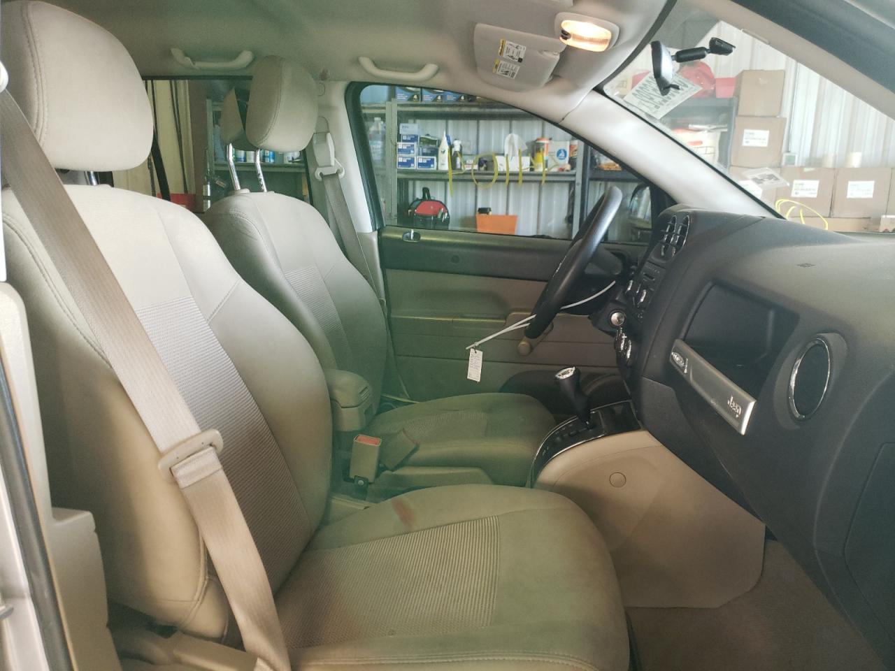 Photo 5 from auction – 2015 JEEP COMPASS SP with VIN 1C4NJCBA1FD388674