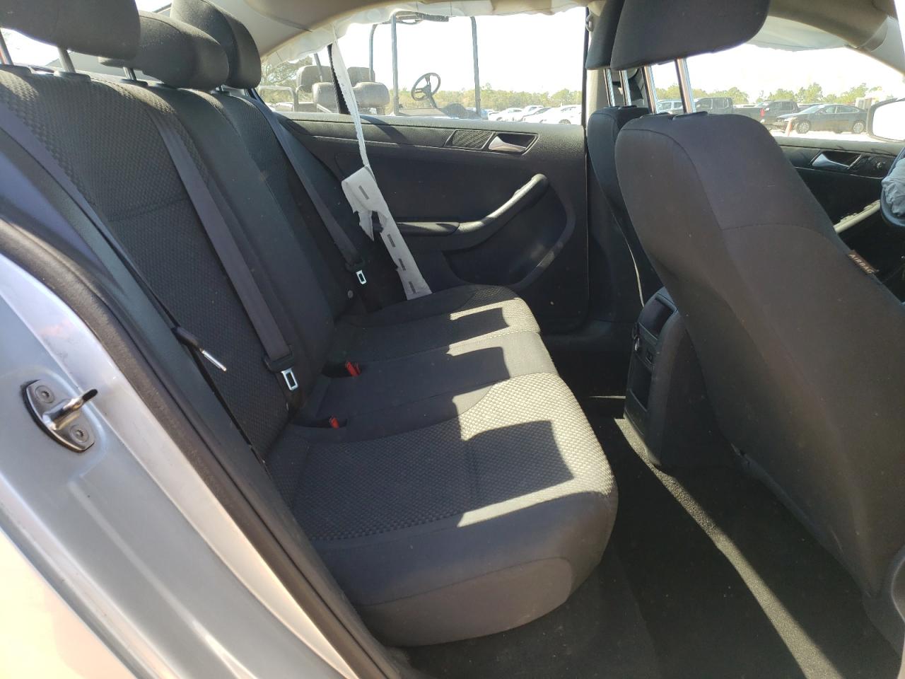 Photo 6 from auction – 2014 VOLKSWAGEN JETTA BASE with VIN 3VW2K7AJ9EM252088