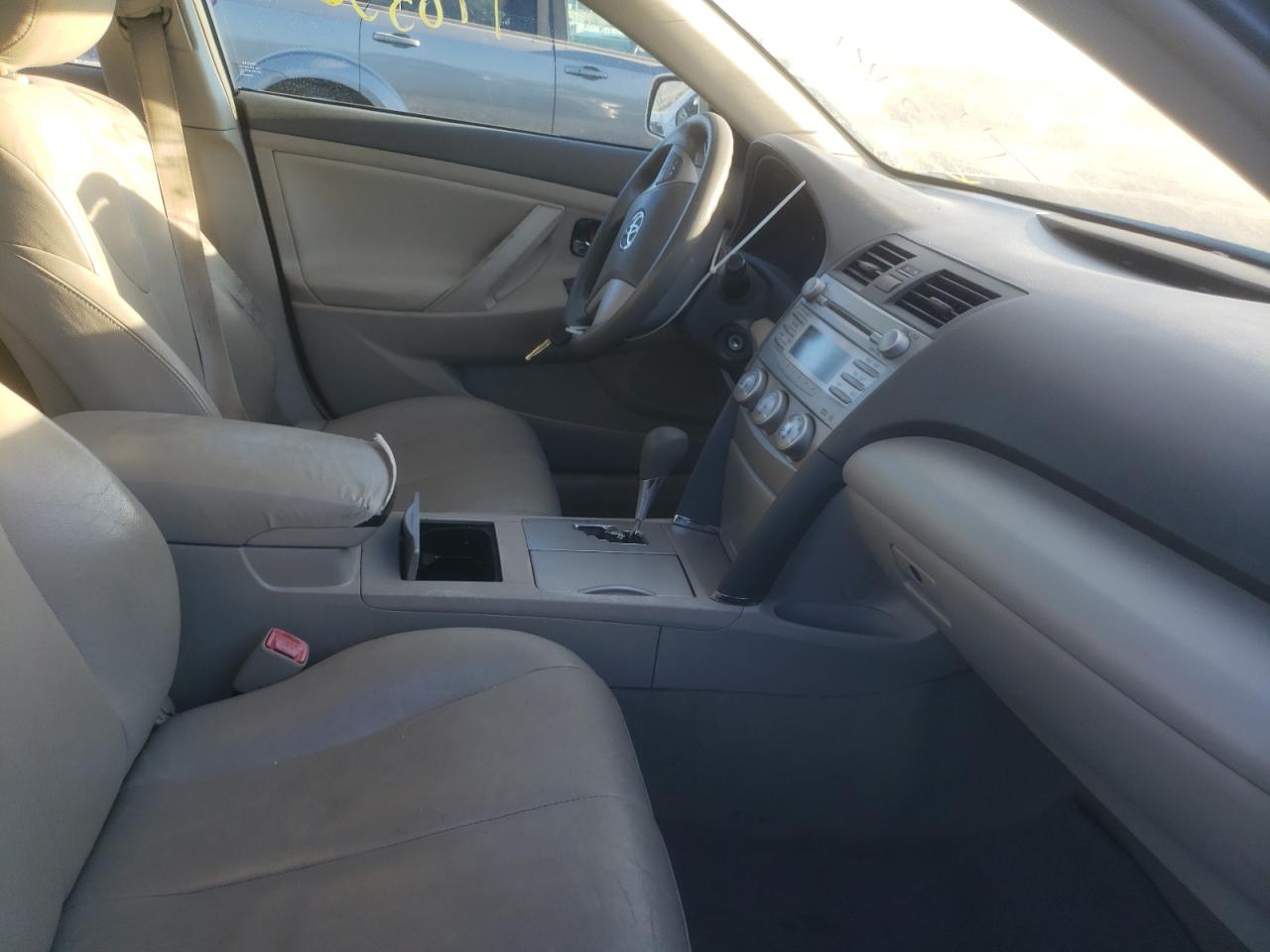 Foto 5 de la subasta – 2011 TOYOTA CAMRY BASE con VIN 4T1BF3EK8BU699274