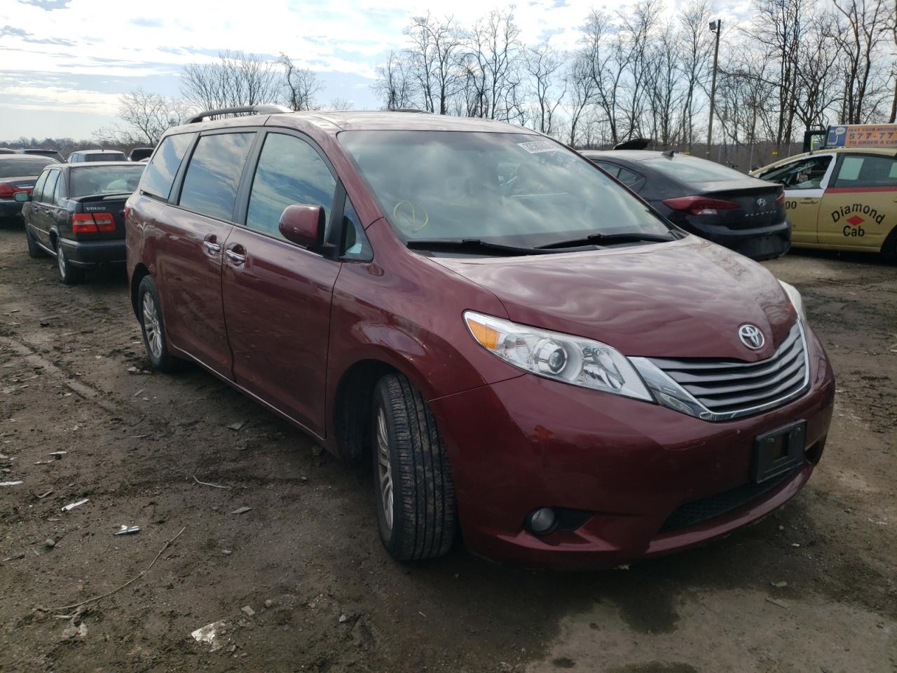 TOYOTA SIENNA XLE 2015 with VIN 5TDYK3DC4FS661507 - Photo from auction