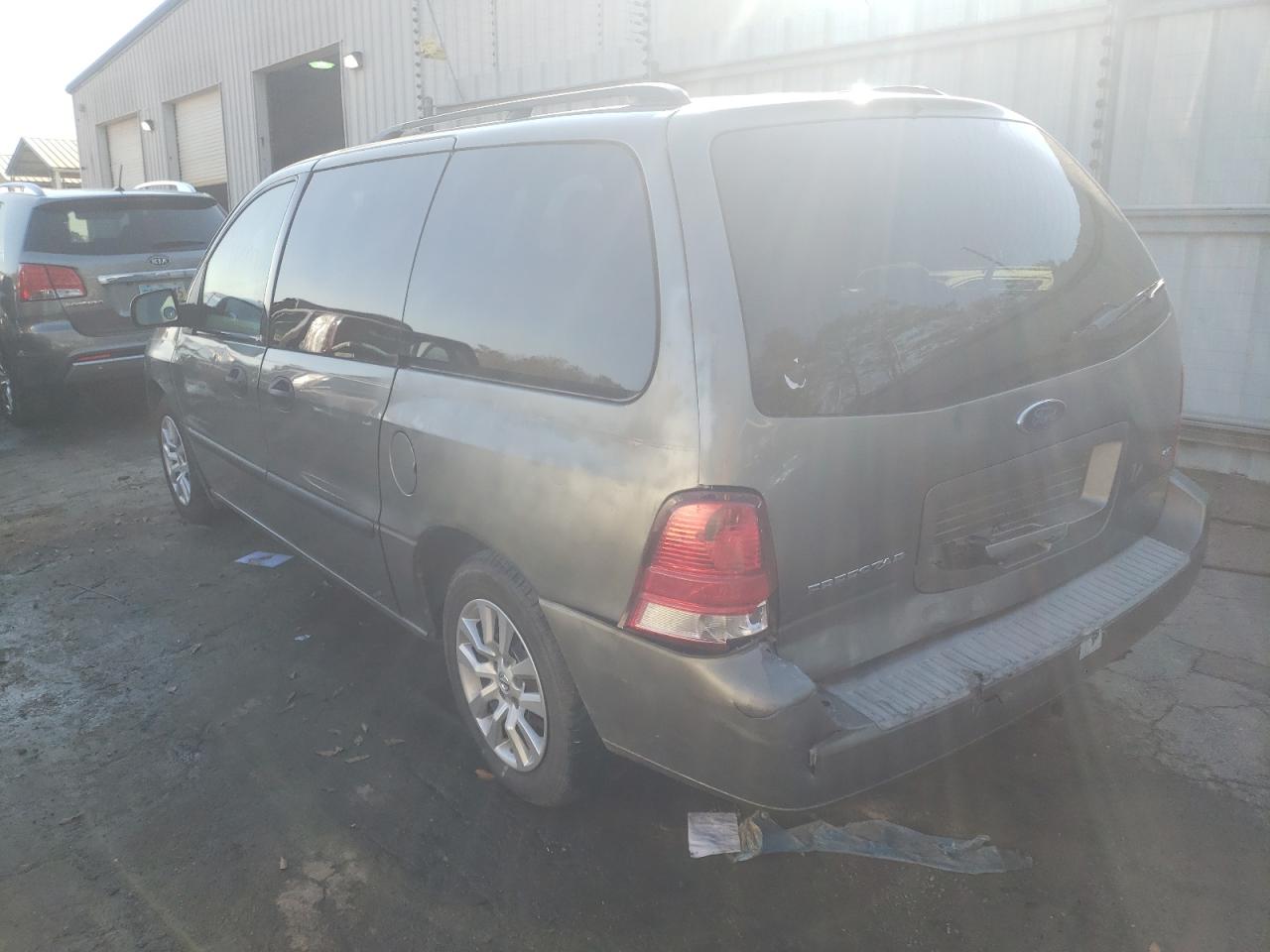 Photo 3 from auction – 2004 FORD FREESTAR S with VIN 2FMDA51684BA97446