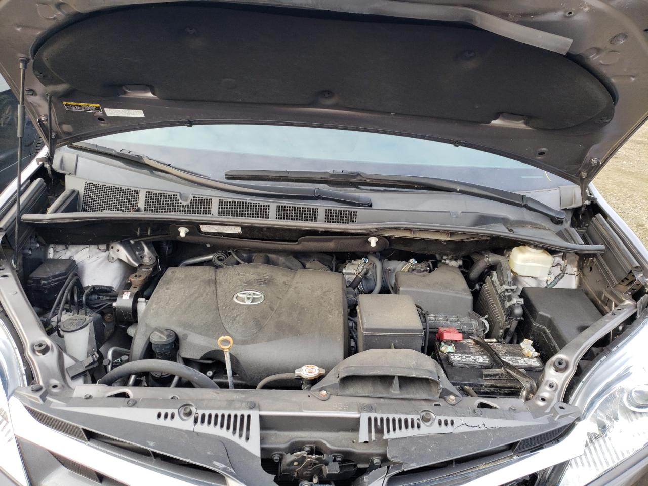 Photo 7 from auction – 2018 TOYOTA SIENNA XLE with VIN 5TDDZ3DC8JS205531