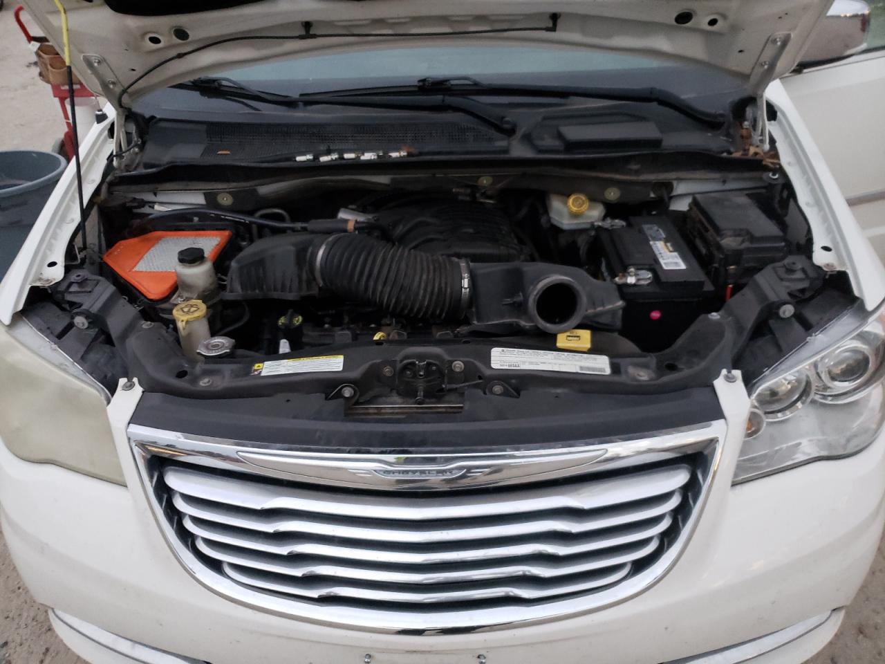 Photo 7 from auction – 2012 CHRYSLER TOWN & COU with VIN 2C4RC1GG4CR278434