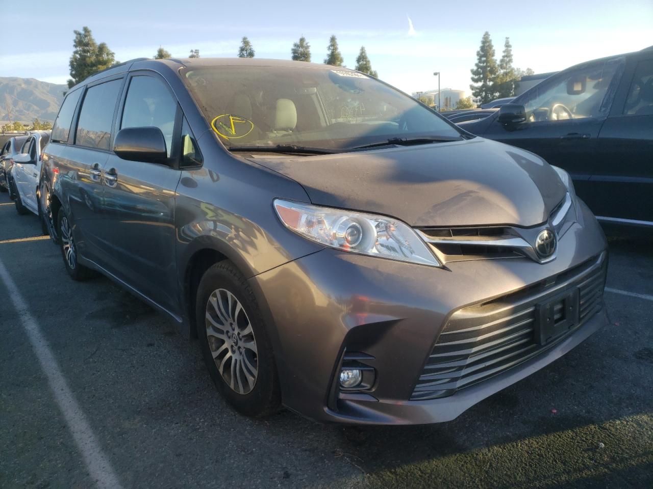 TOYOTA SIENNA XLE 2018 with VIN 5TDYZ3DCXJS911904 - Photo from auction