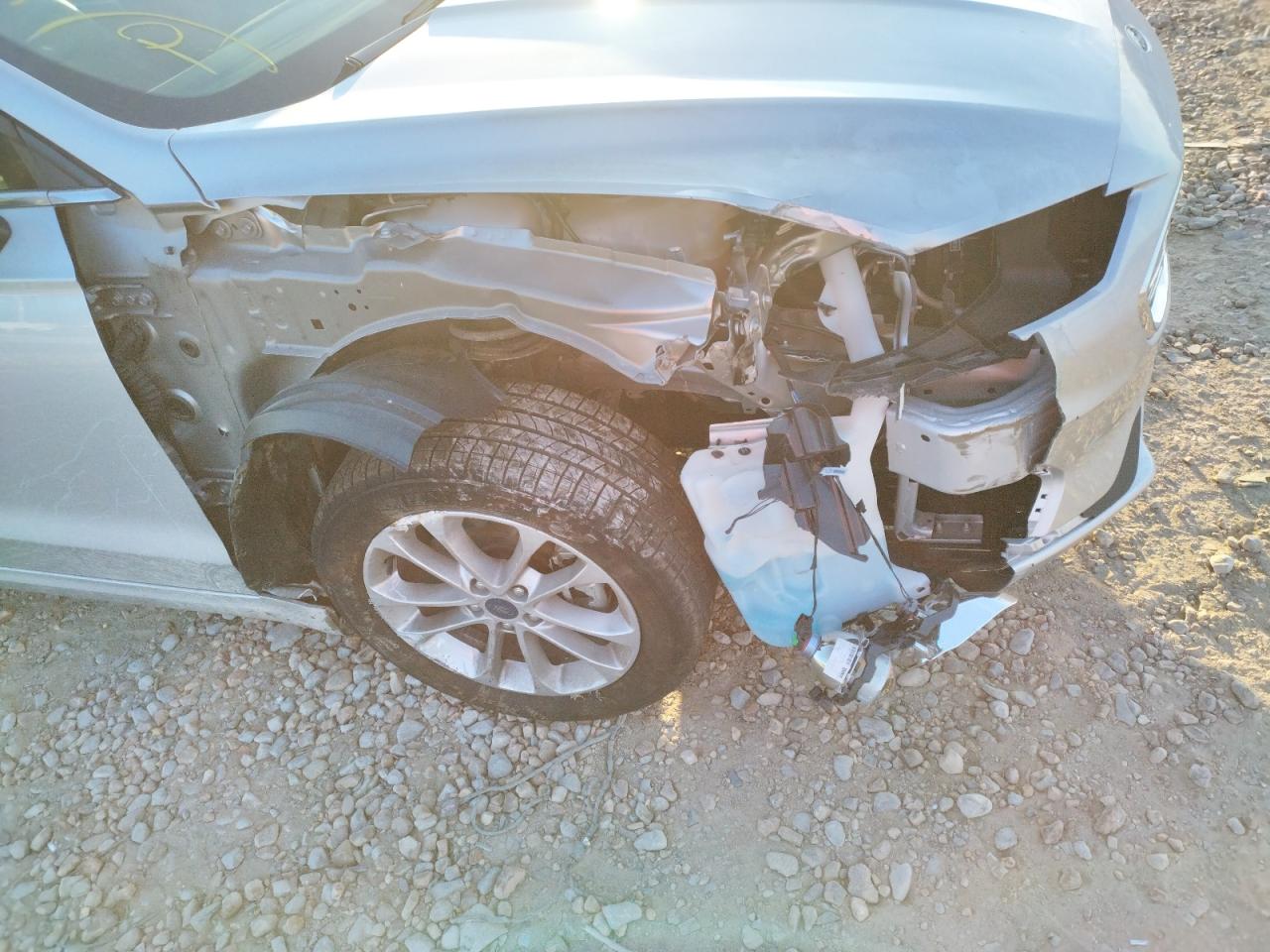 Photo 9 from auction – 2019 FORD FUSION SE with VIN 3FA6P0HD8KR245862