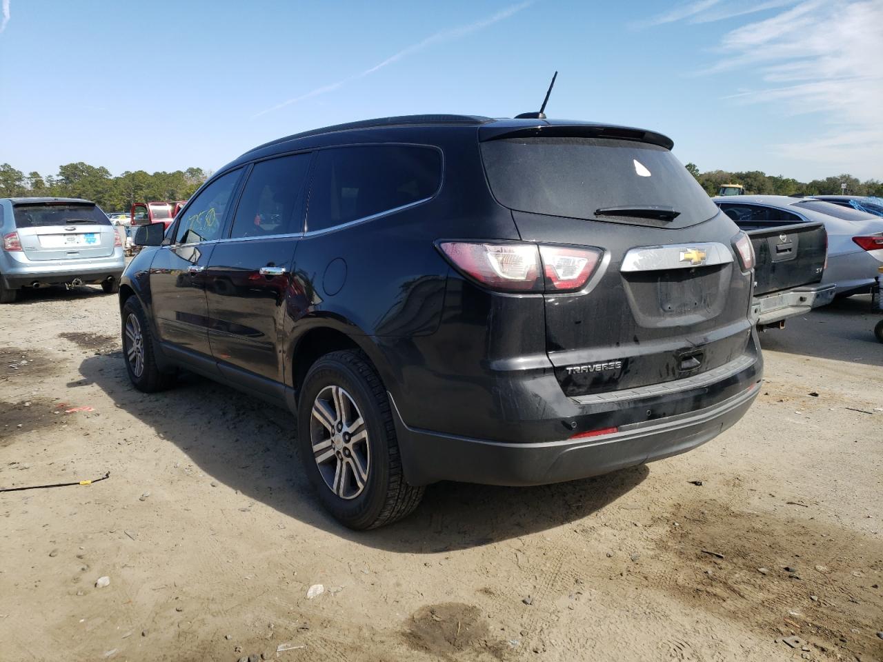 Photo 3 from auction – 2017 CHEVROLET TRAVERSE L with VIN 1GNKRGKD0HJ345579
