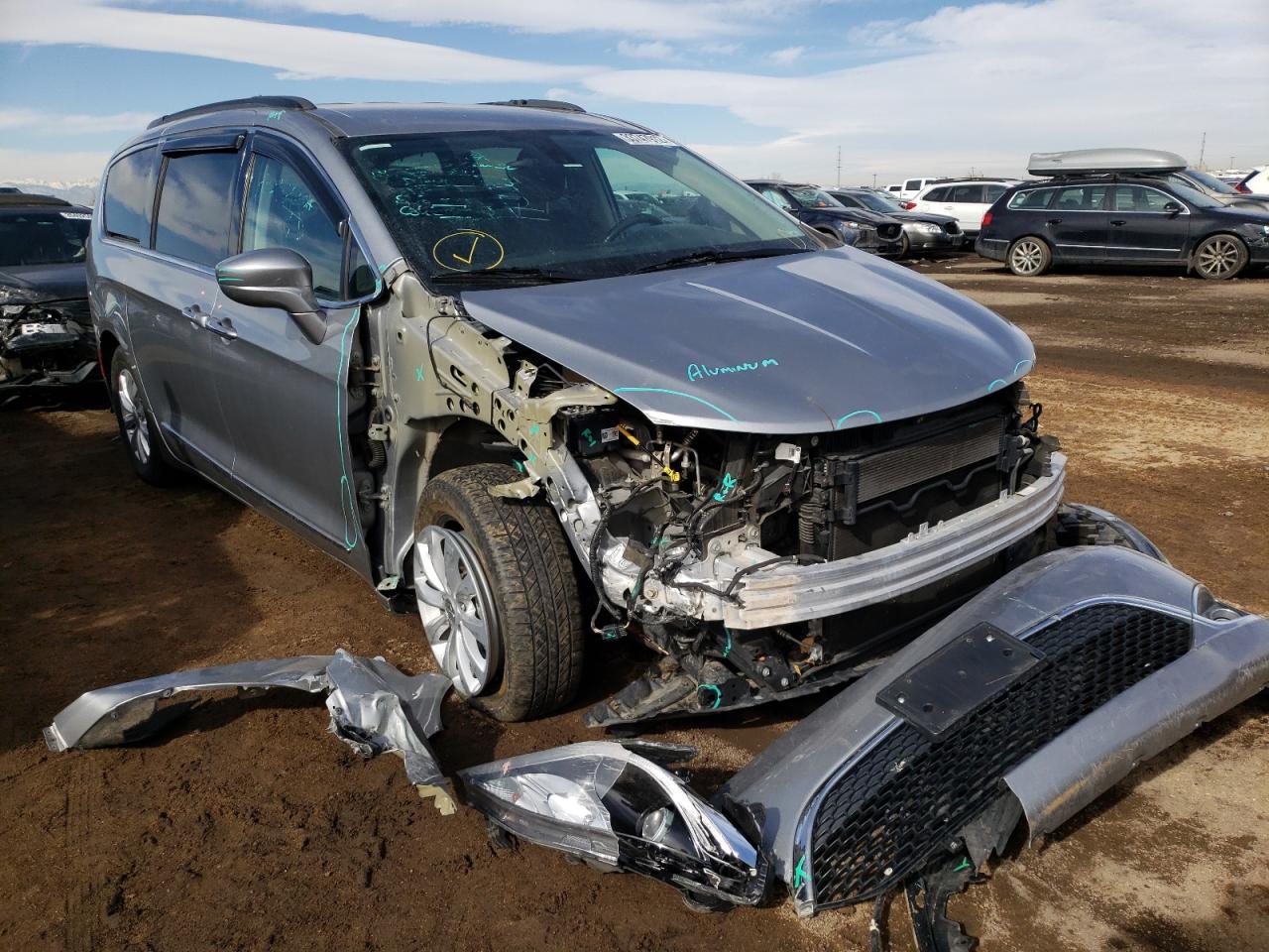 CHRYSLER PACIFICA T 2017 with VIN 2C4RC1BG5HR787818 - Photo from auction