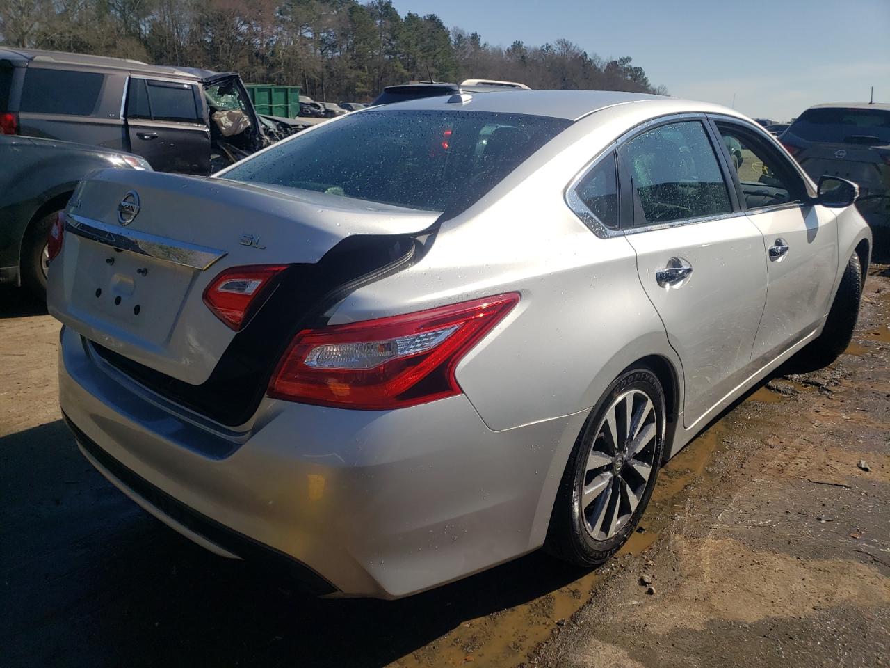 Photo 4 from auction – 2017 NISSAN ALTIMA 2.5 with VIN 1N4AL3AP2HC284529