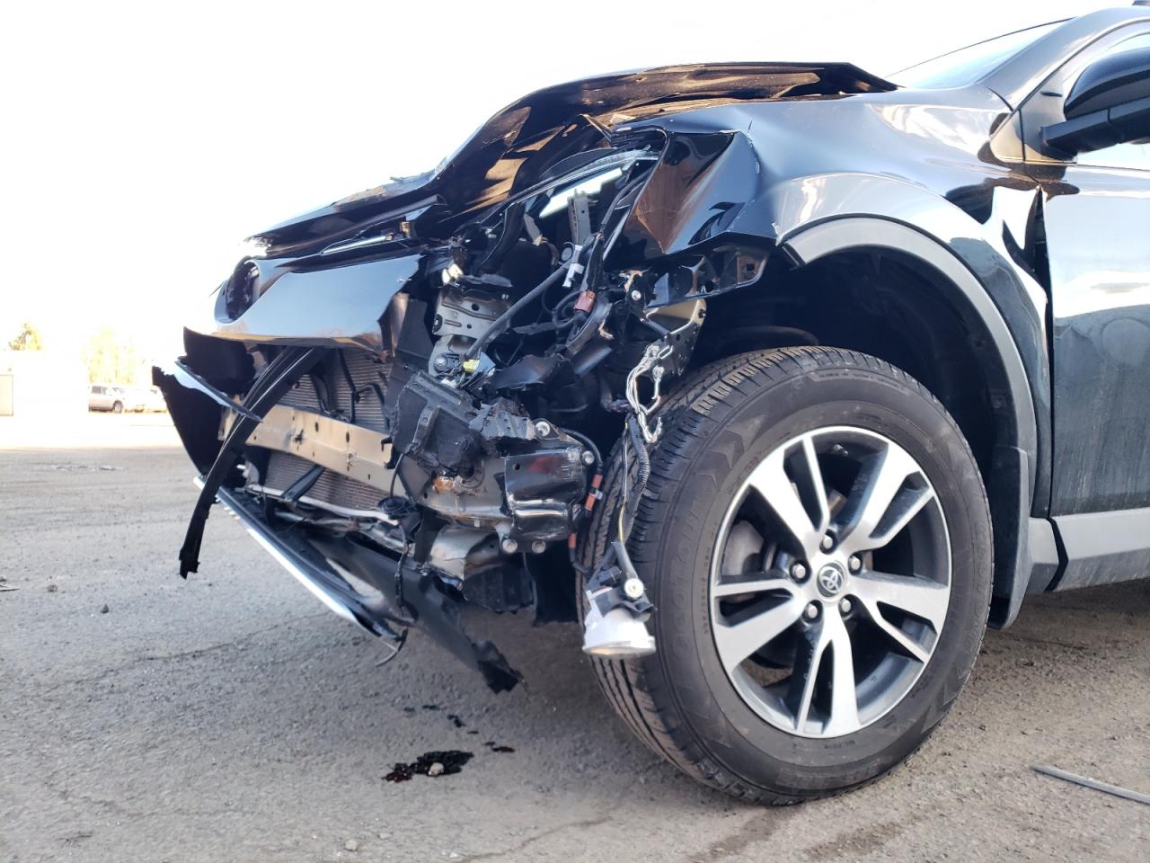 Photo 9 from auction – 2018 TOYOTA RAV4 ADVEN with VIN 2T3RFREVXJW851069