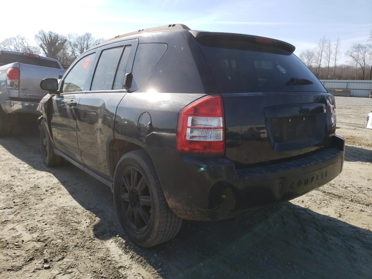 Photo 3 from auction – 2007 JEEP COMPASS with VIN 1J8FT47W57D190277