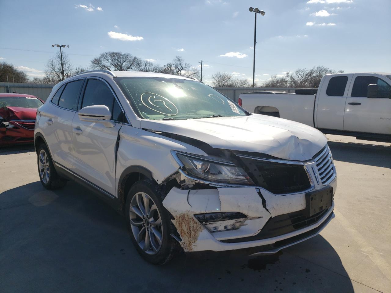 LINCOLN MKC SELECT 2018 with VIN 5LMCJ2C90JUL01757 - Photo from auction