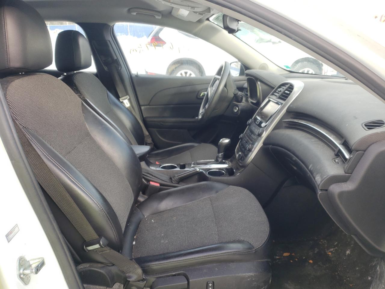 Photo 5 from auction – 2016 CHEVROLET MALIBU LIM with VIN 1G11C5SA3GF105873