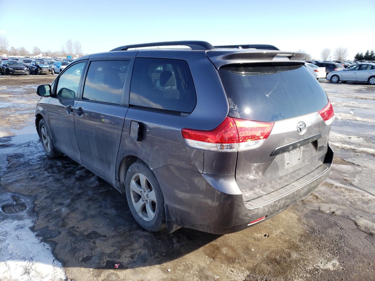 Photo 3 from auction – 2011 TOYOTA SIENNA with VIN 5TDZK3DC3BS027989
