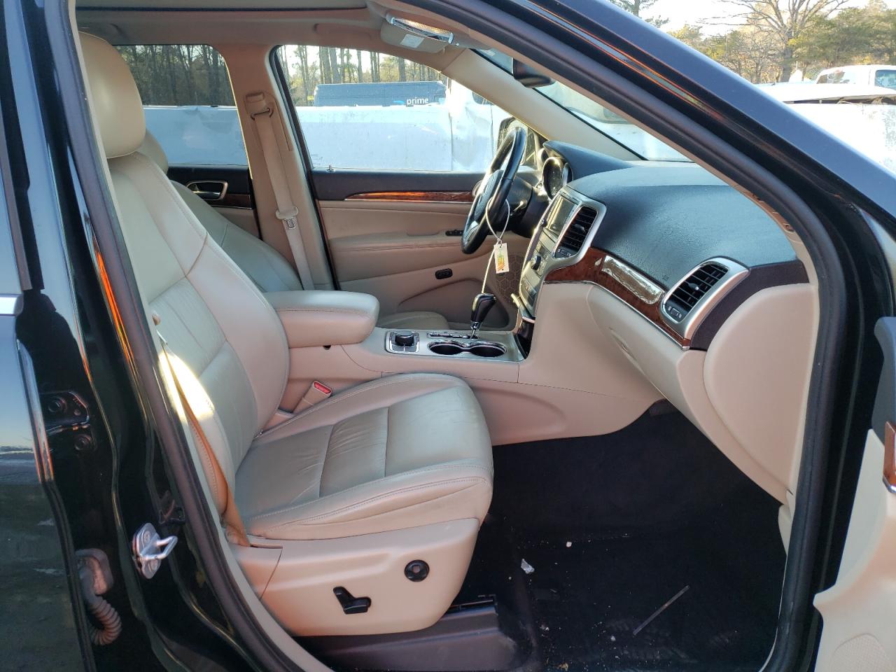 Photo 5 from auction – 2011 JEEP GRAND CHER with VIN 1J4RR5GG3BC542802