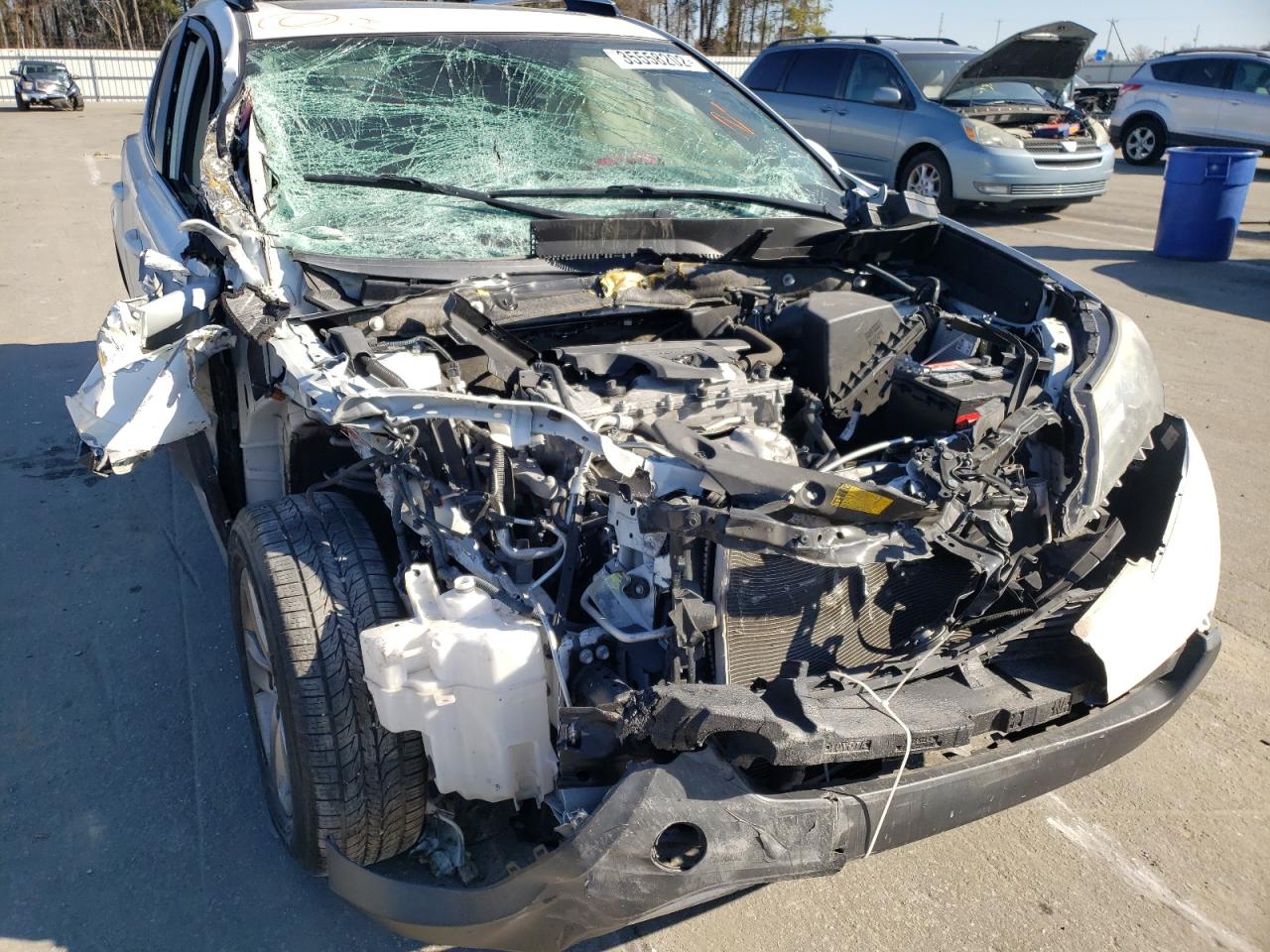 Photo 9 from auction – 2014 TOYOTA RAV4 XLE with VIN JTMWFREV2EJ009902