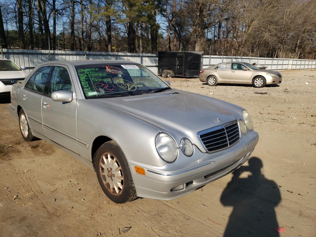 MERCEDES-BENZ E 320 2001 with VIN WDBJF65J81B289589 - Photo from auction
